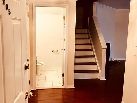 1 Valley Rd Stamford Ct 06902 Apartments For Rent Zillow