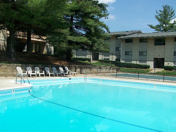 Auburn Manor Apartment Rentals - Riverdale Park, MD