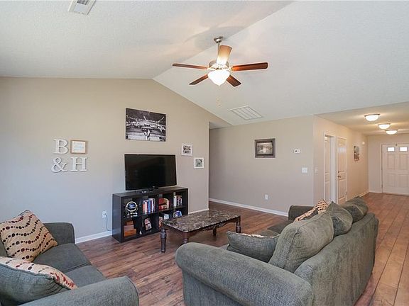 1012 Saint Charles Way Anderson Sc 29621 Zillow