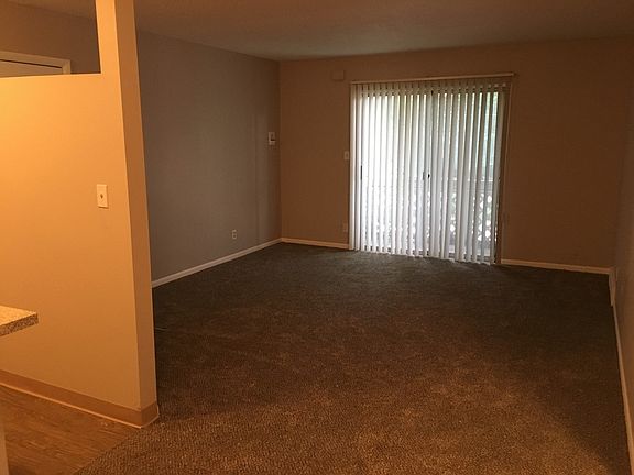 University Plaza Apartment Als Kansas City Ks Zillow Kansas City Ks