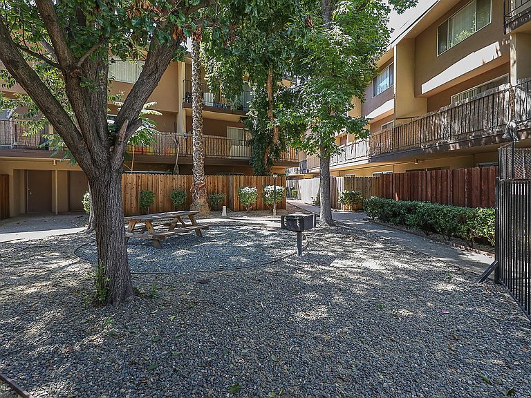 Parkway Townhomes Apartment Rentals Sacramento, CA Zillow