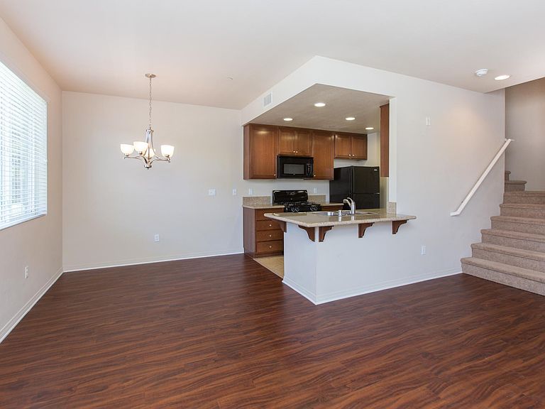 Villas at the Park Apartment Rentals - Camarillo, CA | Zillow