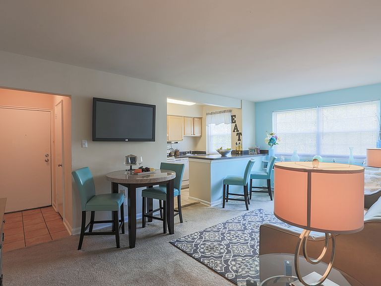Landmark Apartment Rentals - Hyattsville, MD | Zillow