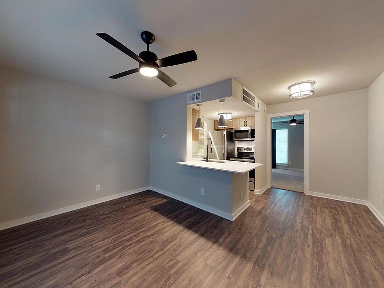 Bluffs at Lakewood Apartment Rentals Dallas, TX