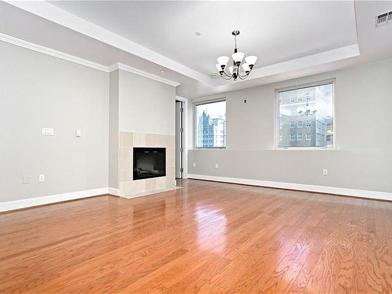1505 Elm St Dallas, TX, 75201 Apartments for Rent