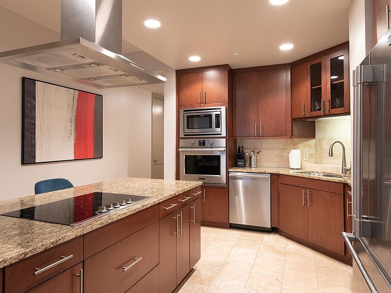 Wilshire Victoria Westwood Apartment Rentals - Los Angeles, CA | Zillow