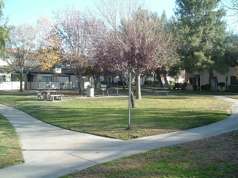 Willow Creek Village Apartments Lancaster, CA