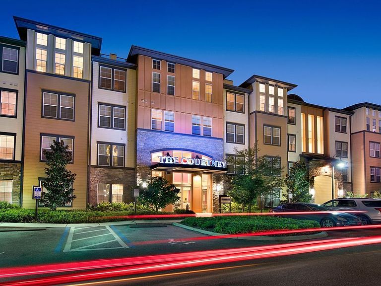 The Courtney at Universal Apartment Rentals Orlando, FL