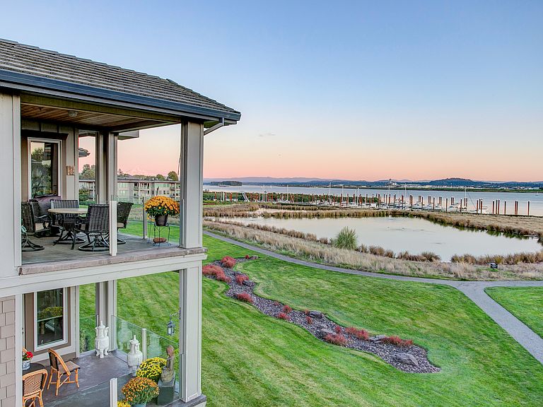 Tidewater Cove Condominiums - Vancouver, WA