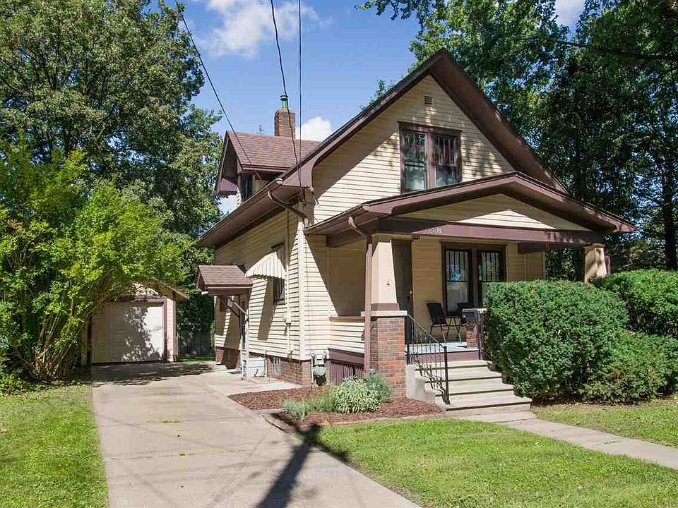 1228 Sheridan Ave Iowa City Ia 52240 Mls 20196053 Zillow