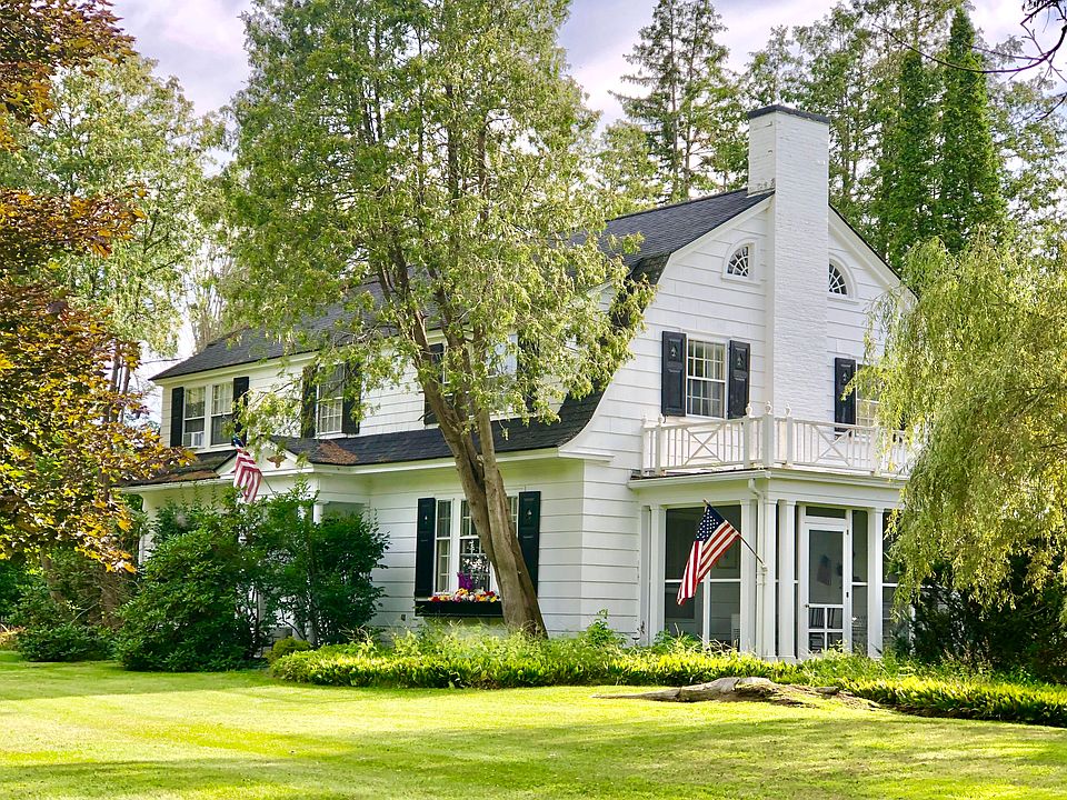 29 pulaski st newbury vt 05051 zillow vt