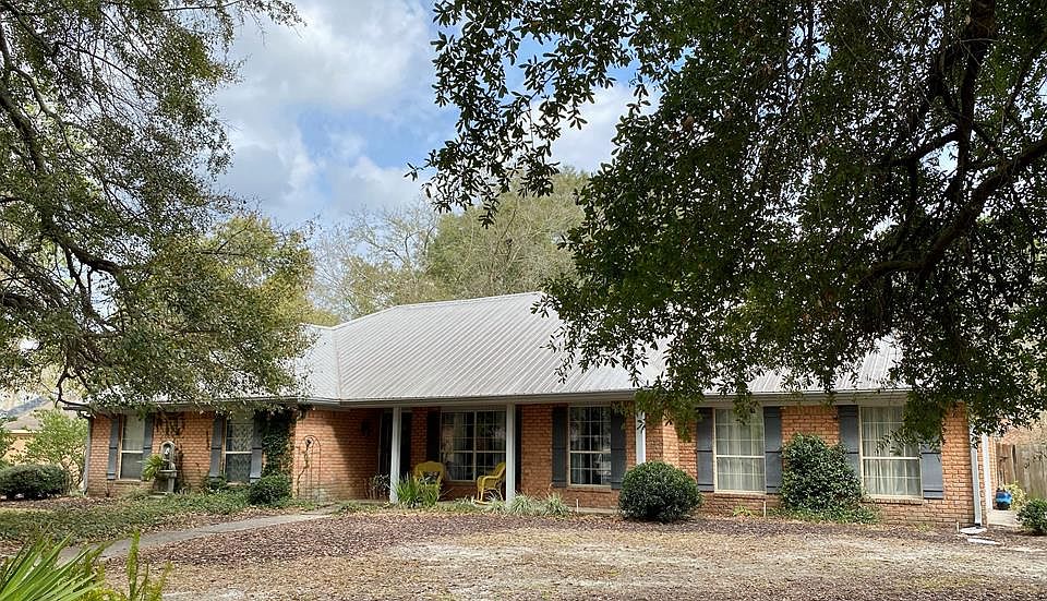 423 Arlington Dr Hinesville Ga 31313 Mls 133703 Zillow