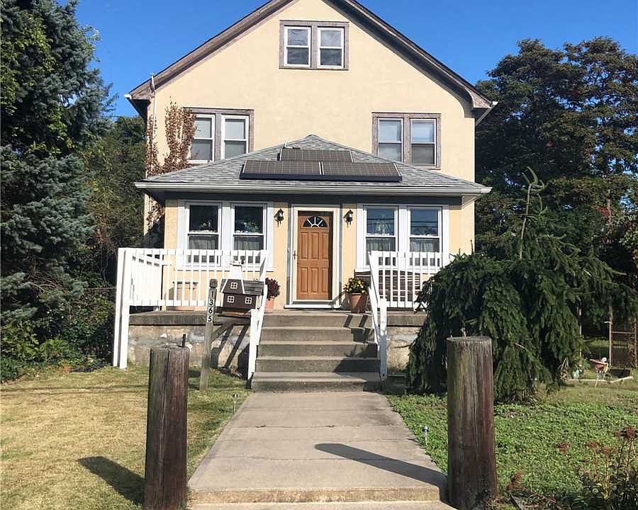 1365 Illinois Ave Bay Shore Ny 11706 Zillow