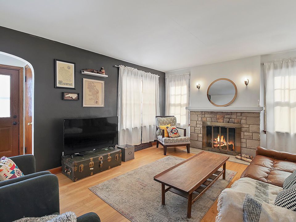 3509 S 57th St Milwaukee Wi 53220 Mls 1674300 Zillow