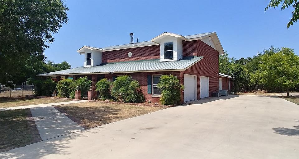 310 East St Comfort Tx 78013 Mls 99691 Zillow