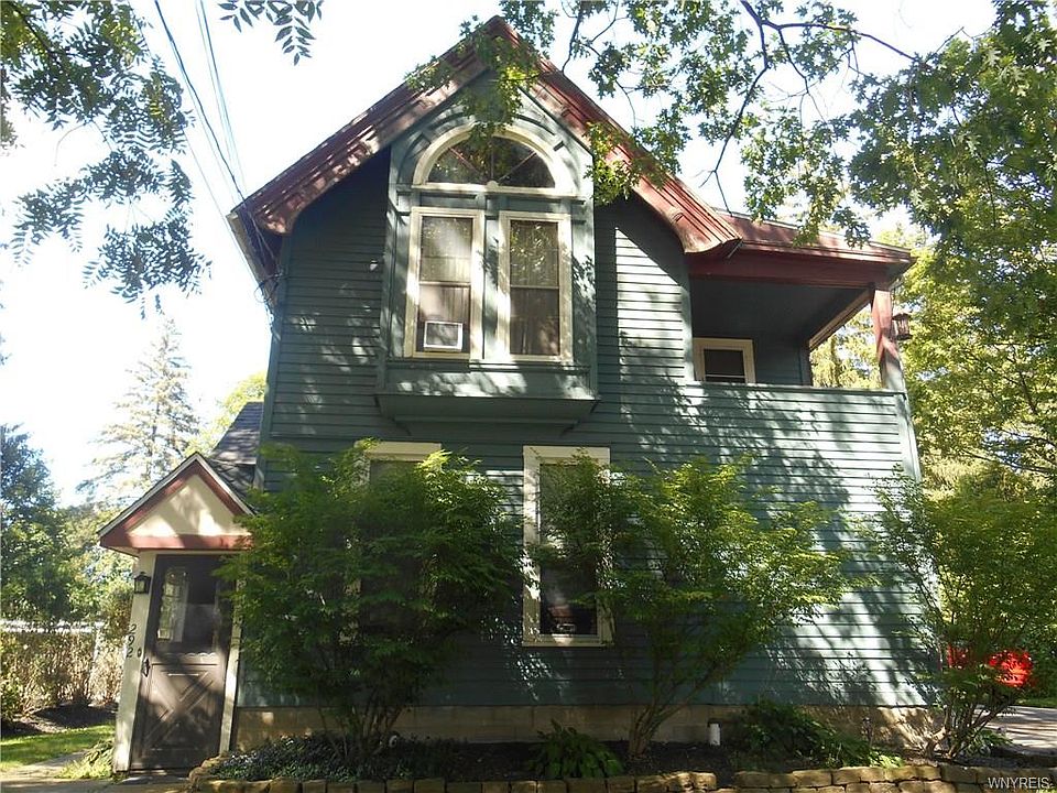 294 Oakwood Ave East Aurora Ny 14052 Zillow