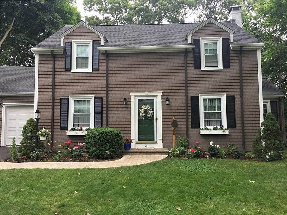 24 Frederick Dr Barrington Ri 02806 Mls 1217722 Zillow