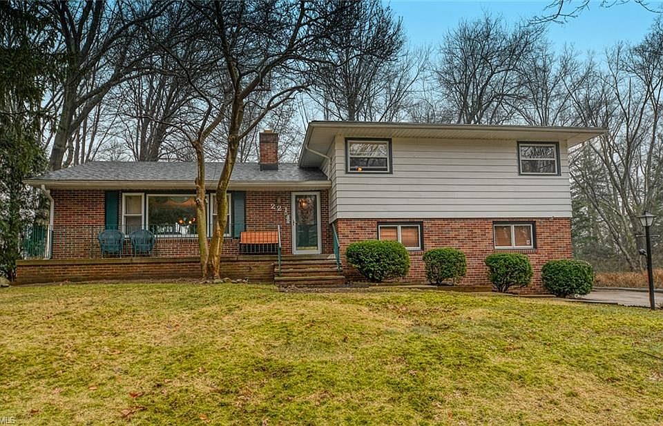 221 Trudy Ave Munroe Falls Oh 44262 Mls 4081616 Zillow 221 Trudy Ave Munroe Falls Oh 44262