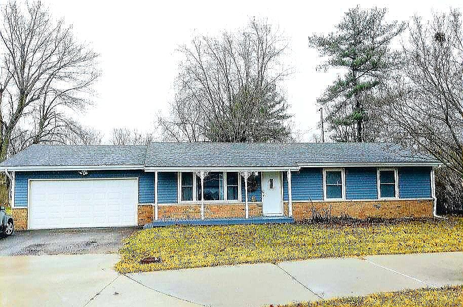 2104 N Morrison Rd Muncie In 47304 Mls 201951423 Zillow