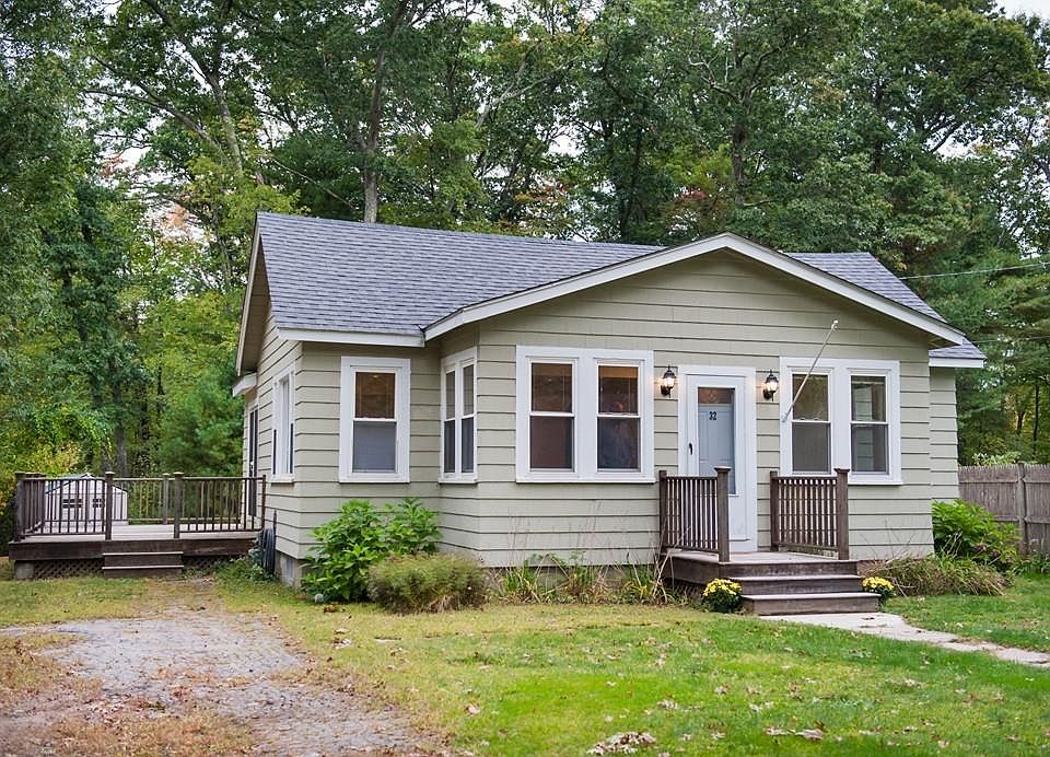 32 Harding St Sharon Ma 02067 Mls 72575428 Zillow