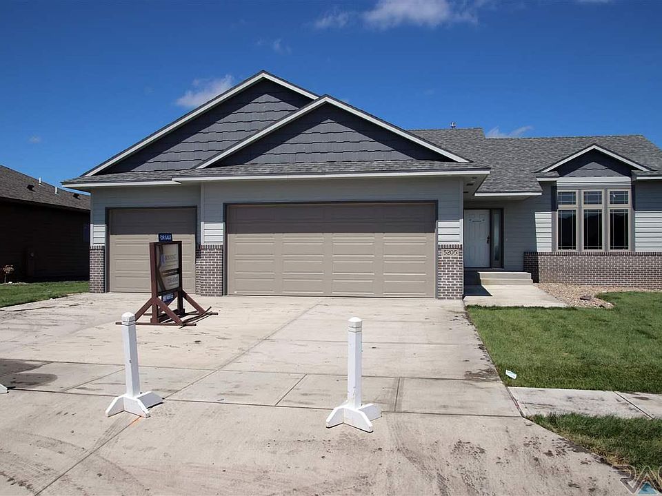 5205 S Yarrow Trl Sioux Falls Sd 57108 Mls 21905589 Zillow