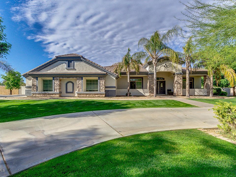 Browse photos, watch virtual tours and create a favorites account to save, organize and share your favorite properties. home goods queen creek az home decor