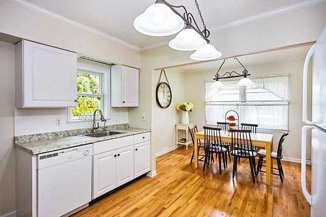 5 Rockwood Ave Port Washington Ny 11050 Mls 3176235 Zillow