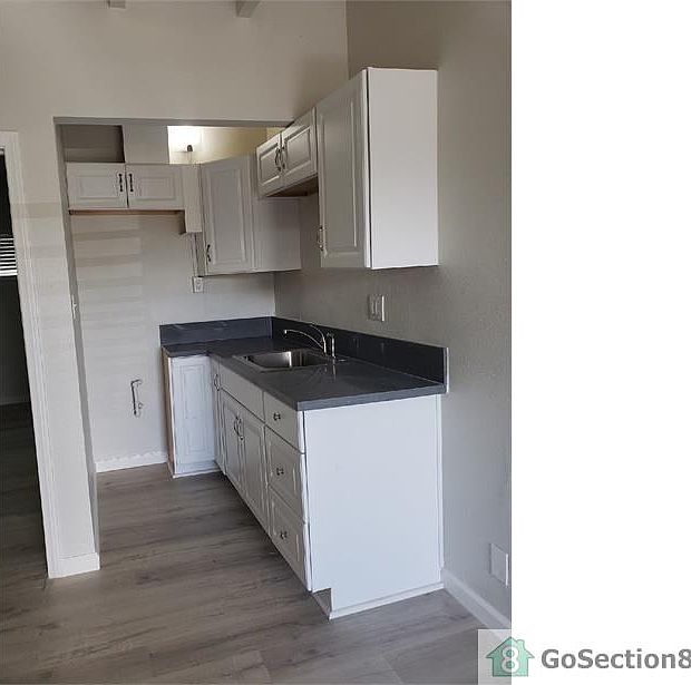 100 E 69th Way Apt L Long Beach Ca 90805 Zillow