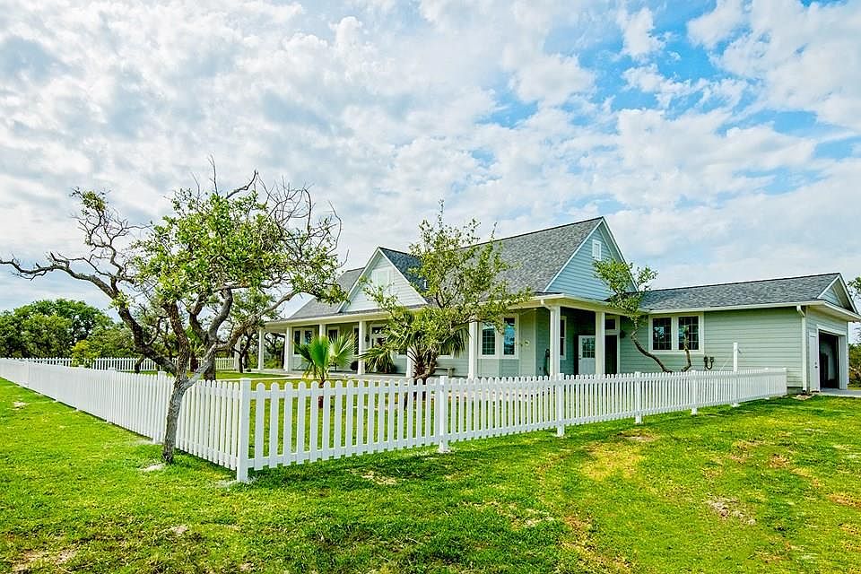 241 Coastal Wildwood Dr Rockport Tx 78382 Mls 132102 Zillow