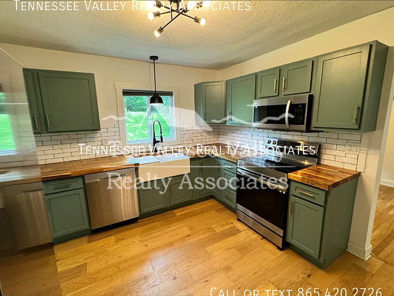 3919 Beverly Pl — Photo 6