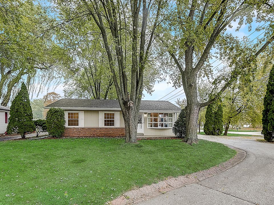 1st image of 5474 S 116th St