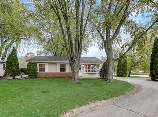 5474 S 116th St, Hales Corners, WI 53130
