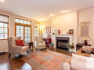 3135 N Seminary Ave #1, Chicago, IL 60657