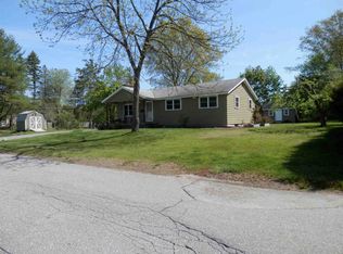 8 Lauderdale Rd, Chelmsford, MA 01824