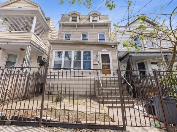 31 Lexington Avenue image 1 of 26
