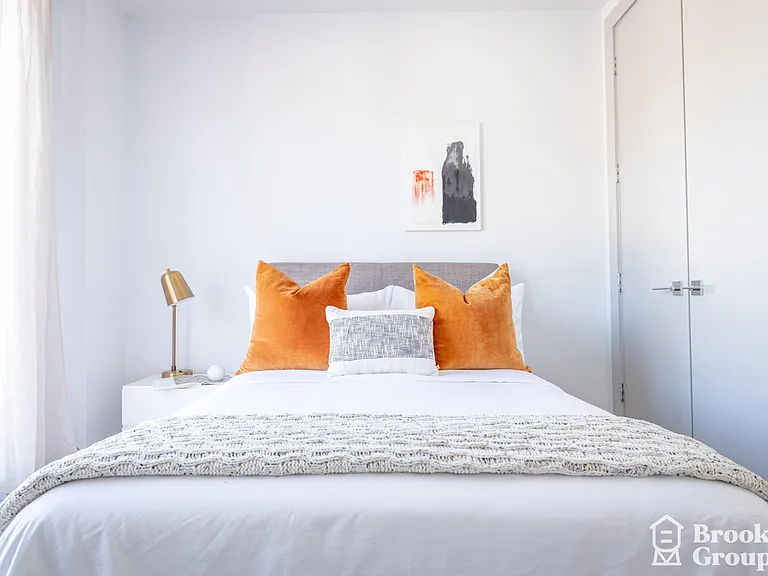 26 Sherman Ave #5E — Photo 9
