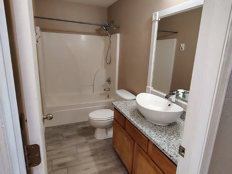 1700 Joshua Pl #B — Photo 10