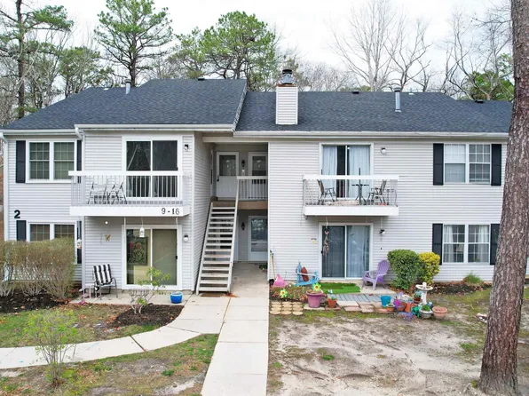 12 Club Pl #12, Galloway, NJ 08205