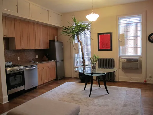 Rented by Town Residential | media 31