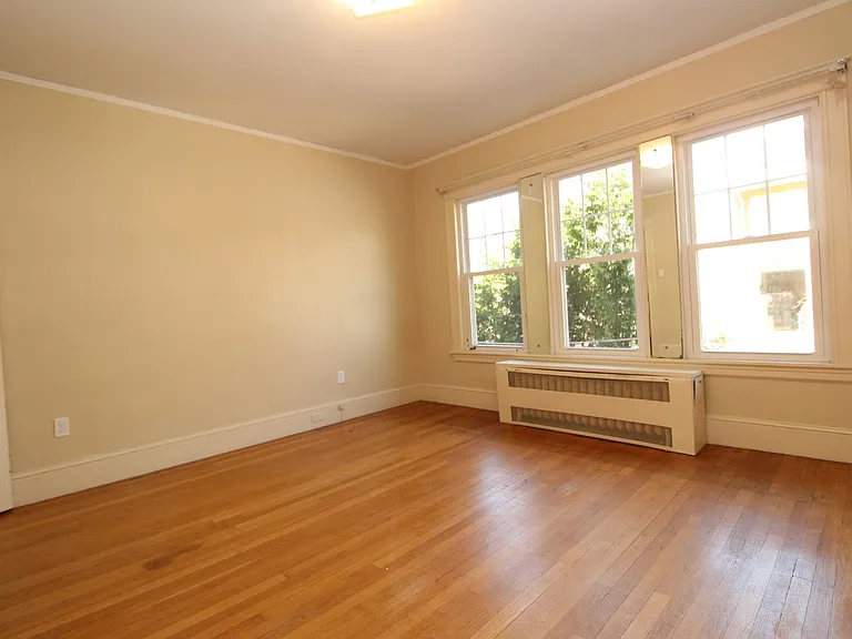 359 Deering Ave — Photo 7