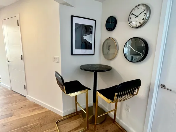 445 West 35th Street image 4 of 17