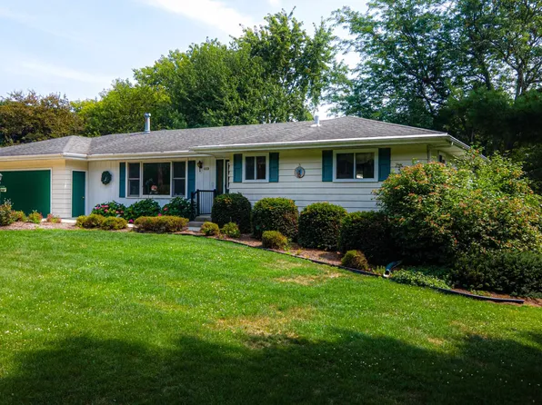 2613 Bass Rd, Cottage Grove, WI 53527