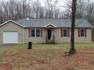 140 Galahad Rd, Greeley, PA 18425