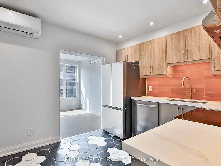 612 Gerrard St E #1 — Photo 2