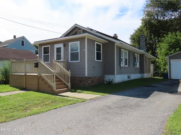 2 W Kittler Ave, Adams, MA 01220