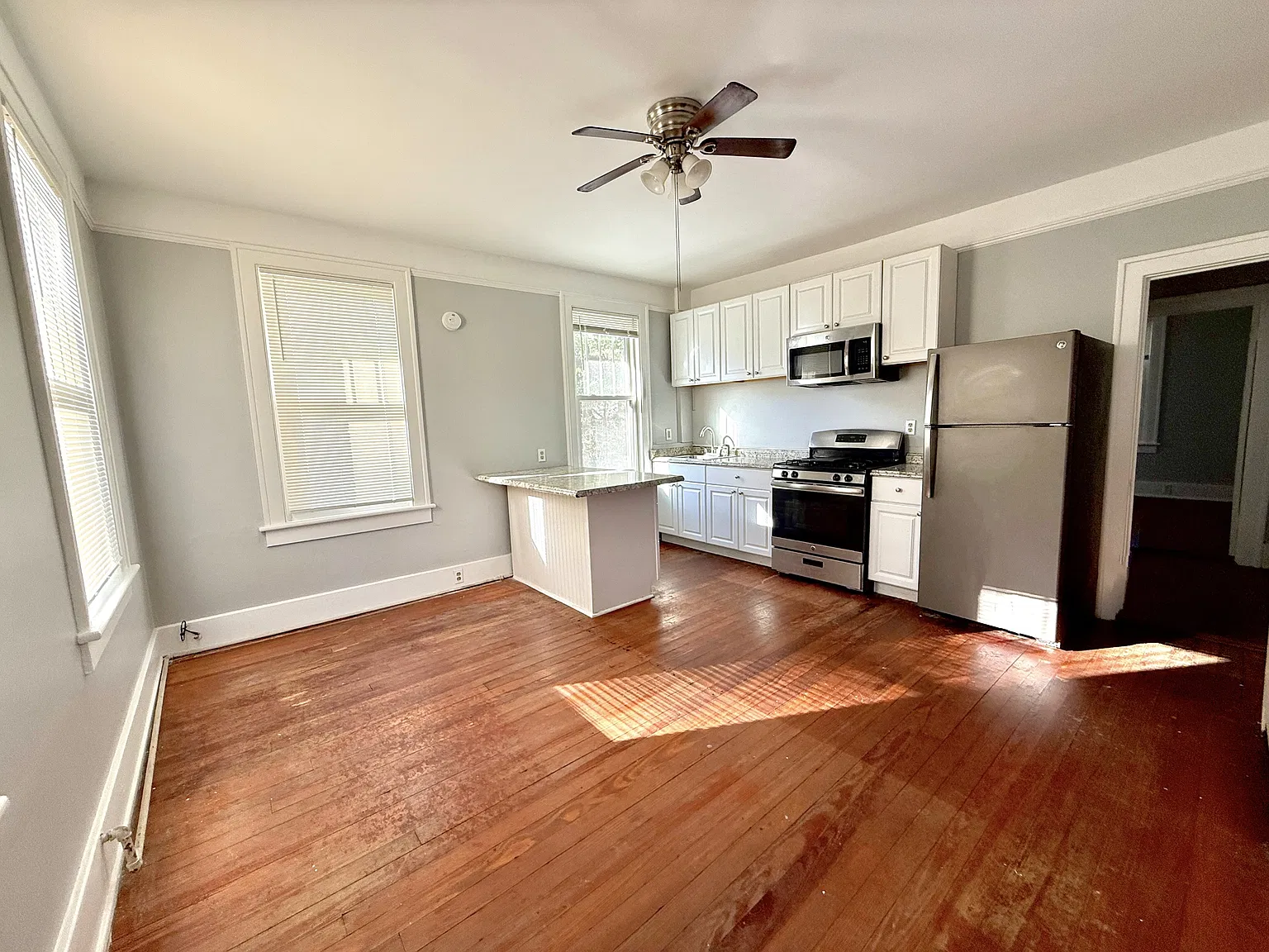1 bed, $1,200 — Photo 2