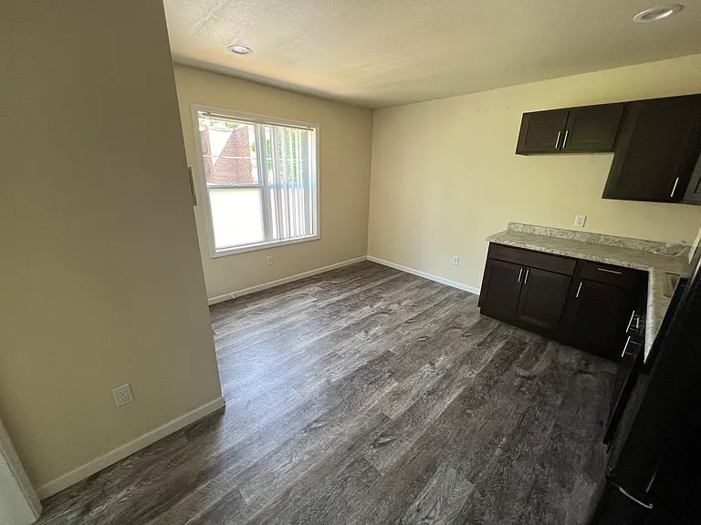 525 Sprague Ave #4 — Photo 6