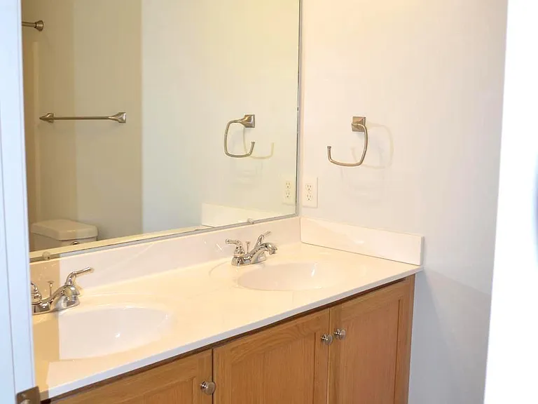 327 S Adams St — Photo 18