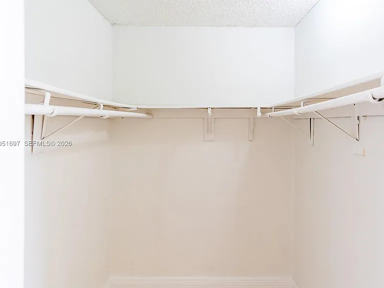 6950 Miami Gardens Dr #2-501 — Photo 25