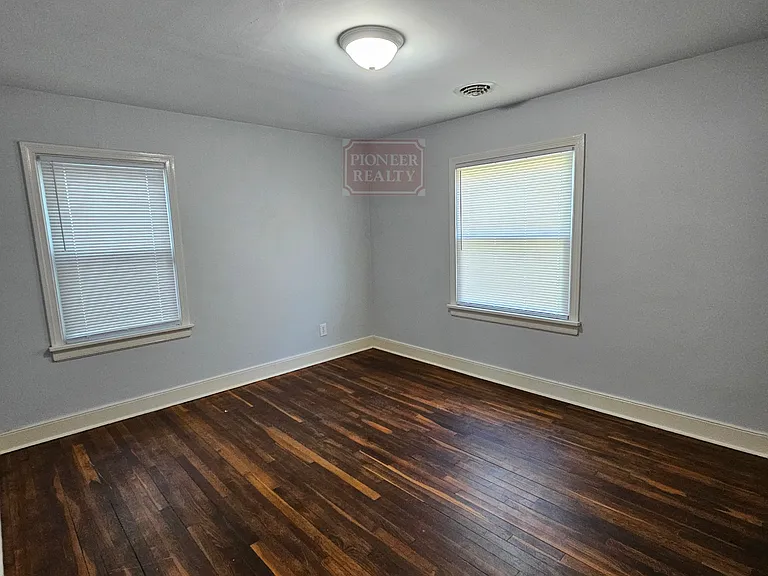 2331 Fleet Ave — Photo 25